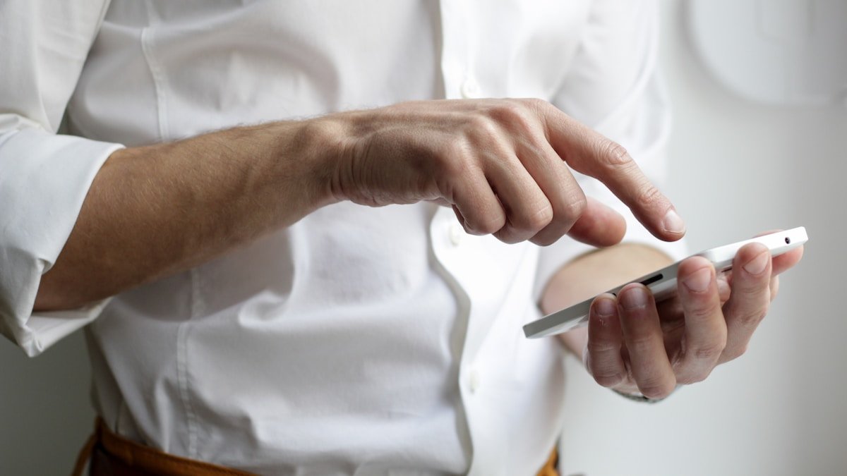Mobile real estate search
